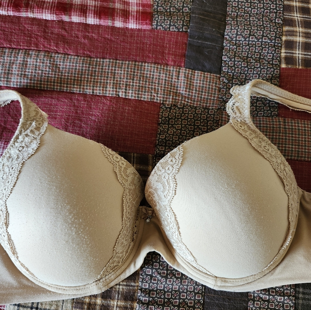 Beige Lace-Trim T-Shirt Bra - Women's Intimates